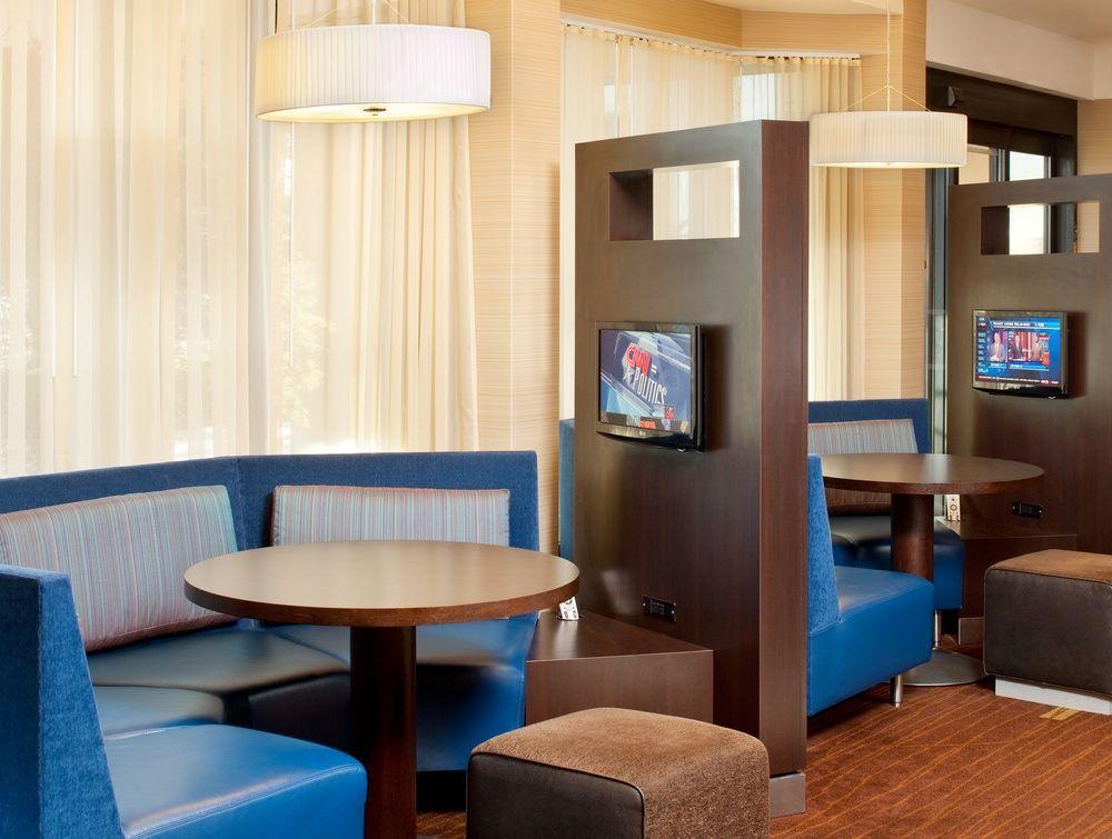 Courtyard Newark Liberty International Airport Hotel Ngoại thất bức ảnh