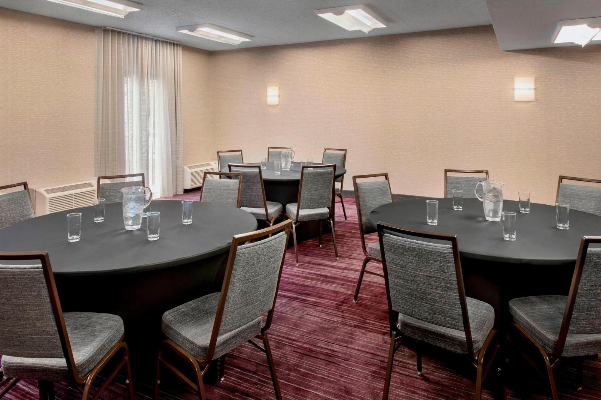 Courtyard Newark Liberty International Airport Hotel Ngoại thất bức ảnh