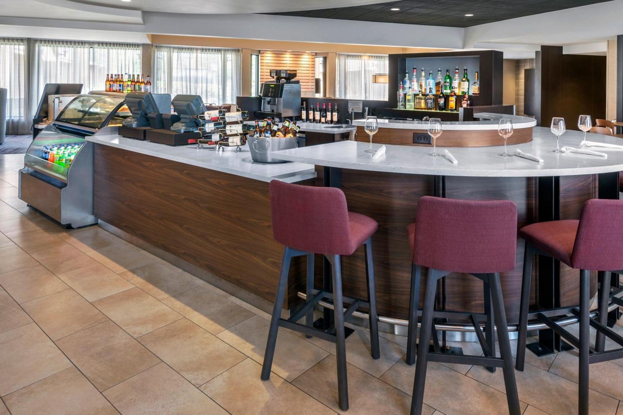 Courtyard Newark Liberty International Airport Hotel Ngoại thất bức ảnh