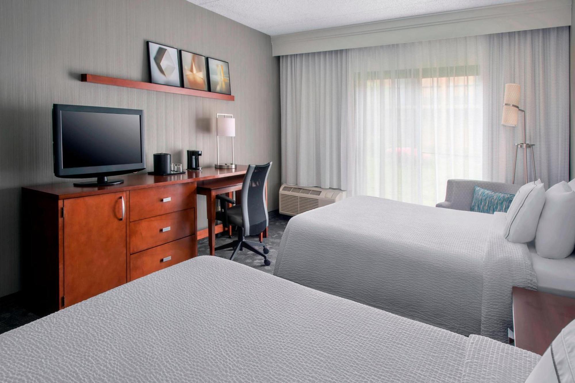 Courtyard Newark Liberty International Airport Hotel Ngoại thất bức ảnh
