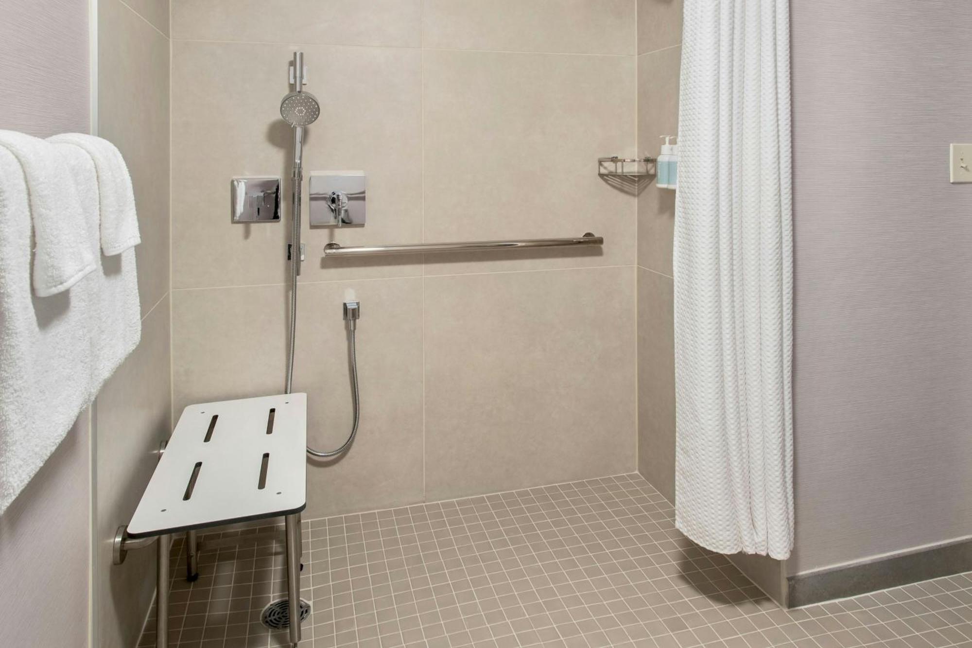 Courtyard Newark Liberty International Airport Hotel Ngoại thất bức ảnh