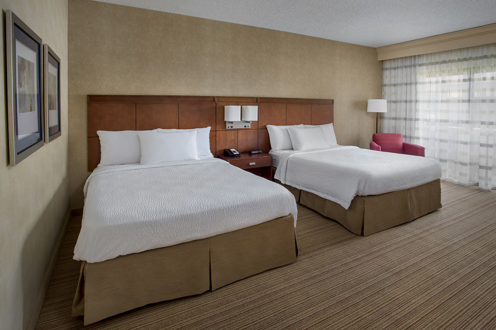 Courtyard Newark Liberty International Airport Hotel Ngoại thất bức ảnh