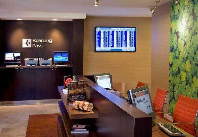 Courtyard Newark Liberty International Airport Hotel Ngoại thất bức ảnh