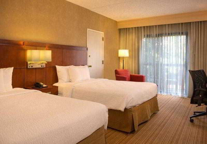 Courtyard Newark Liberty International Airport Hotel Ngoại thất bức ảnh