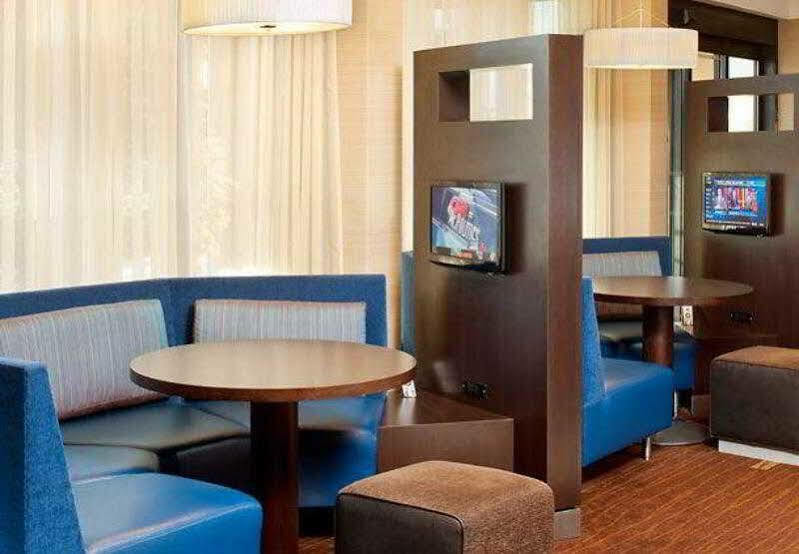 Courtyard Newark Liberty International Airport Hotel Ngoại thất bức ảnh