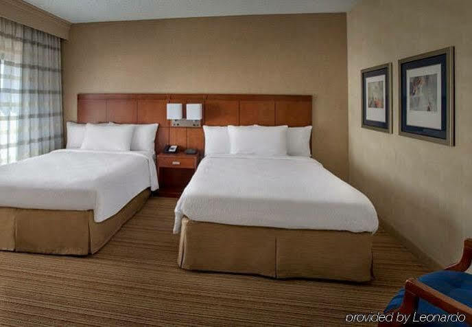 Courtyard Newark Liberty International Airport Hotel Ngoại thất bức ảnh